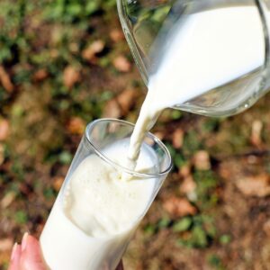 glass, milk, pour-1587258.jpg
